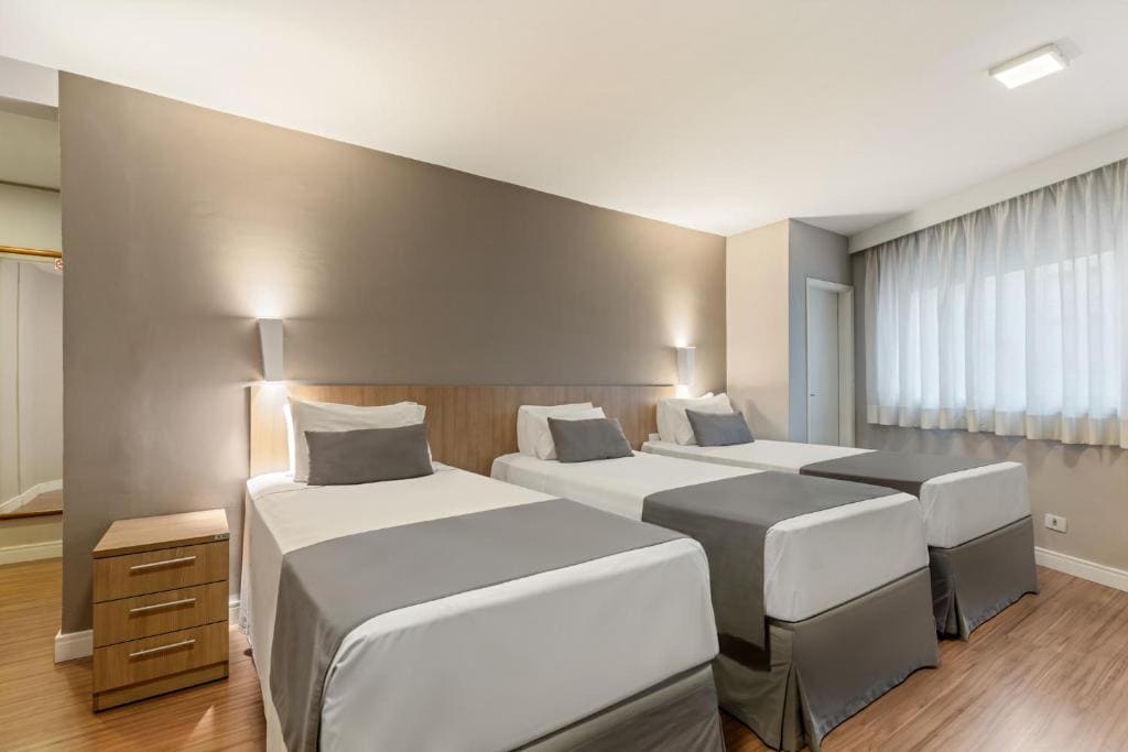 Triple Room with 3 Single Beds room - Image 1