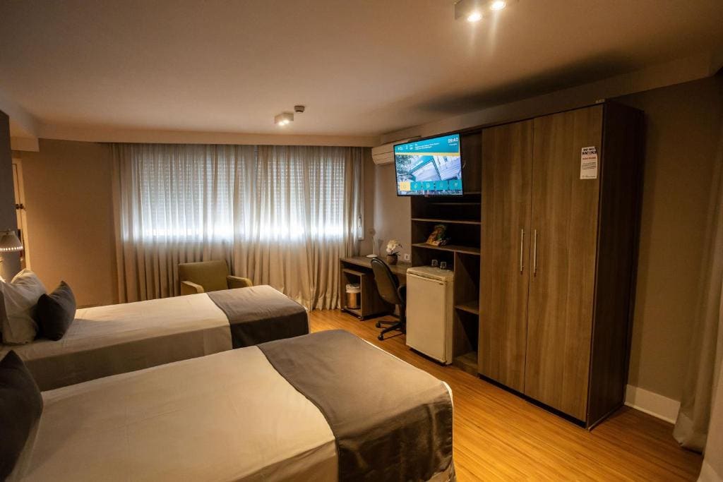 Executive Twin Room room - Image 3