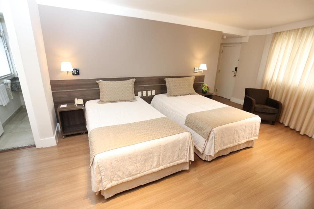 Superior Twin Room room - Image 2