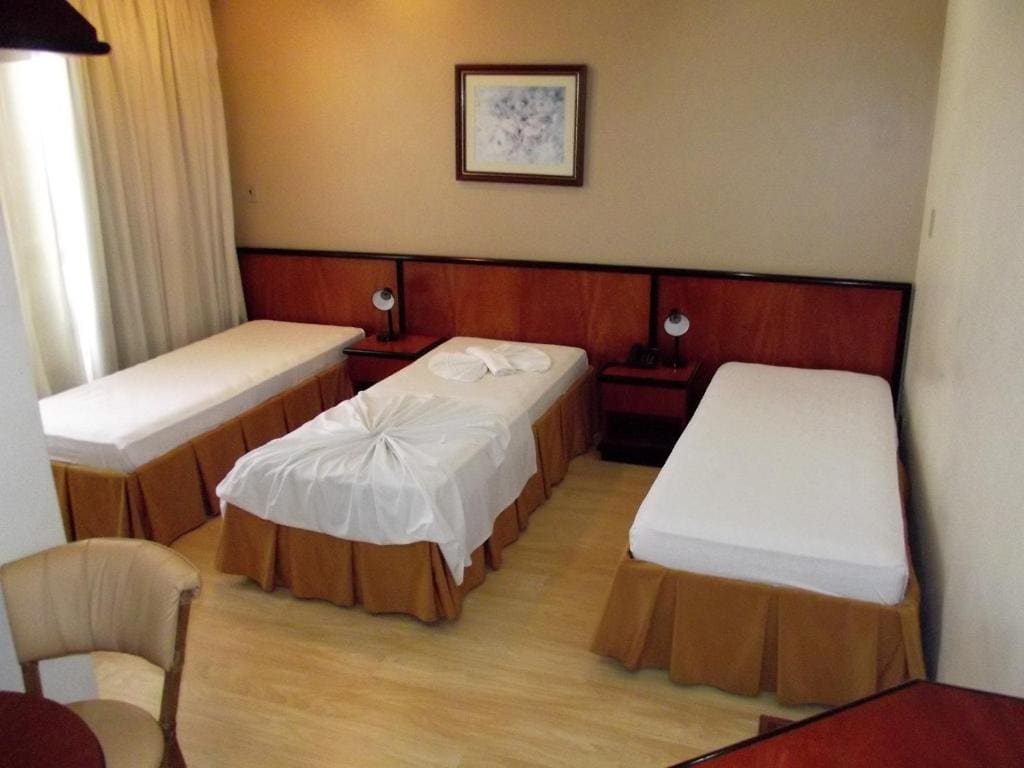 Standard Twin Room room - Image 3
