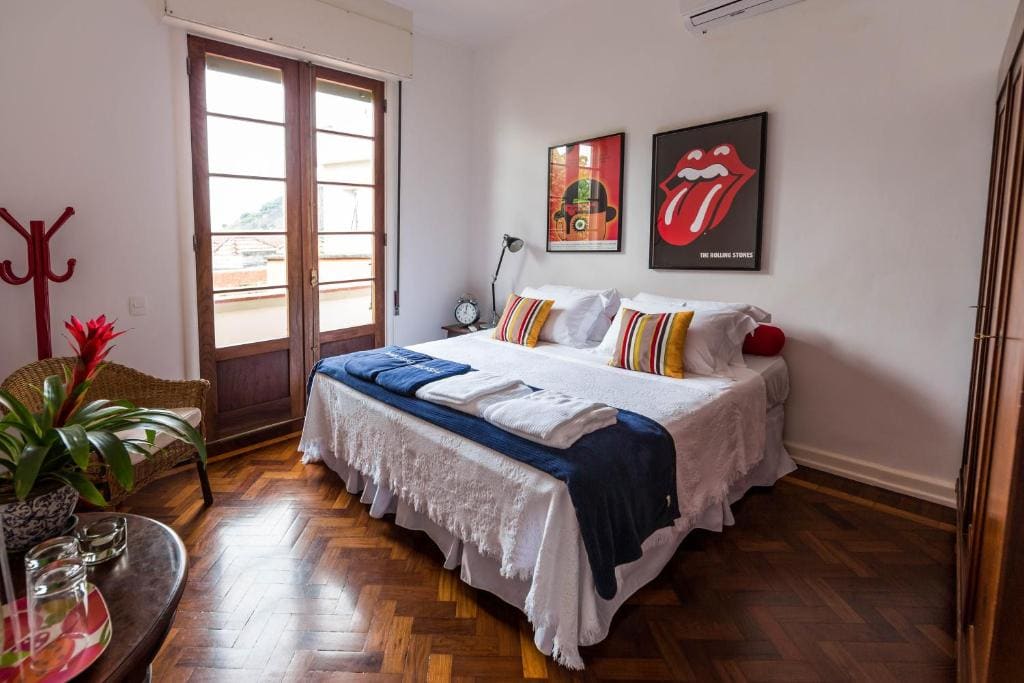 Standard Room with Shared Bathroom room - Image 2