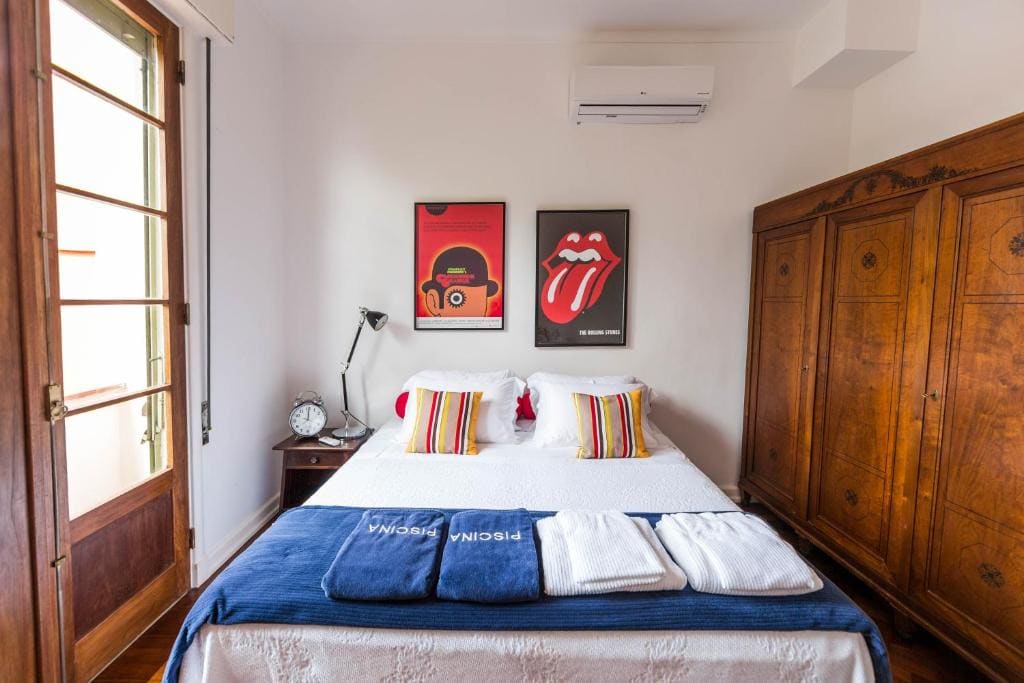 Standard Room with Shared Bathroom room - Image 1