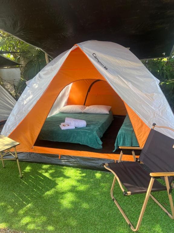 Tent room - Image 1