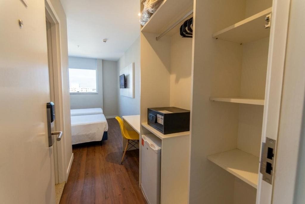 Standard Twin Room room - Image 3