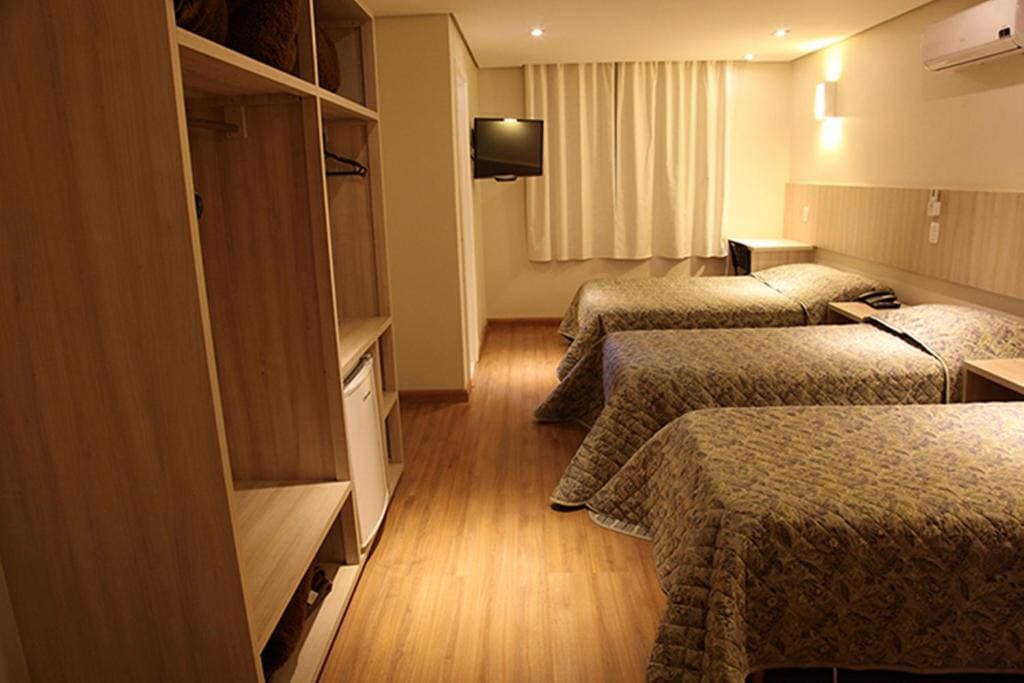 Deluxe Triple Room room - Image 3
