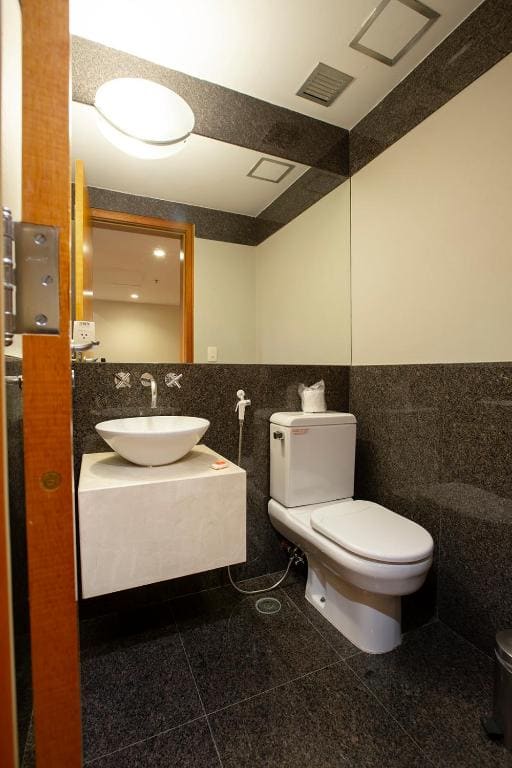 Executive Suite room - Image 3