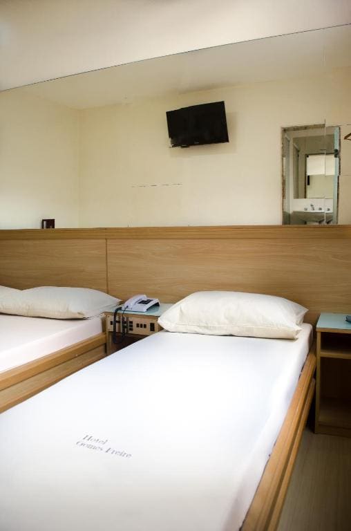 Standard Triple Room room - Image 1