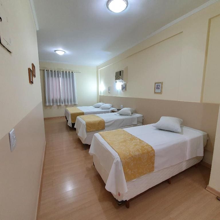 Quadruple Room room - Image 1