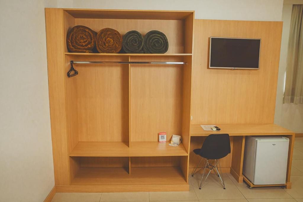 Large Double or Twin Room room - Image 3