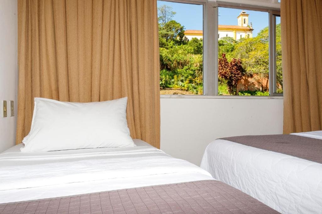 Deluxe Triple Room room - Image 2