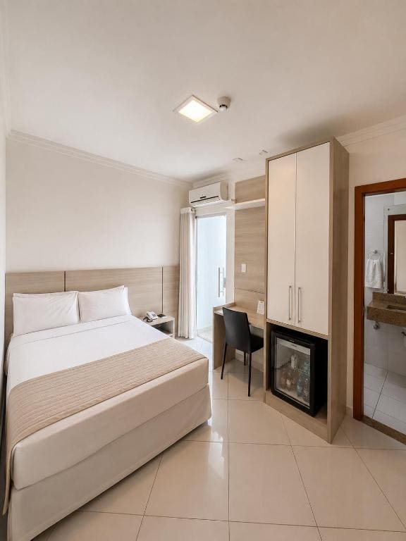 Double Room with Balcony room - Image 1