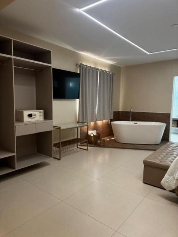 Deluxe King Room room - Image 1