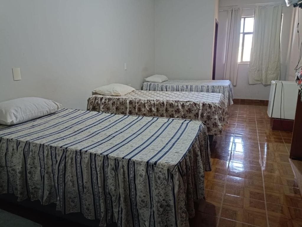 Budget Triple Room room - Image 2