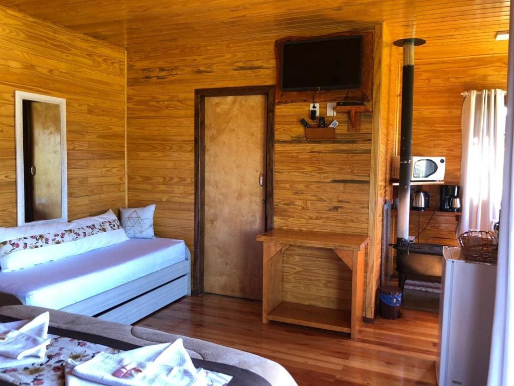 Deluxe Queen Suite room - Image 2