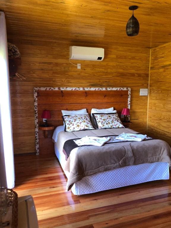 Deluxe Queen Suite room - Image 1