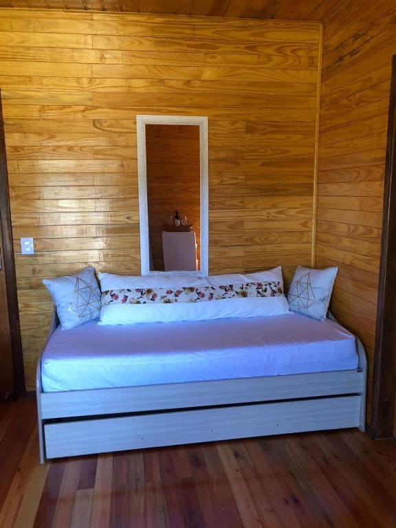 Deluxe Queen Suite room - Image 3