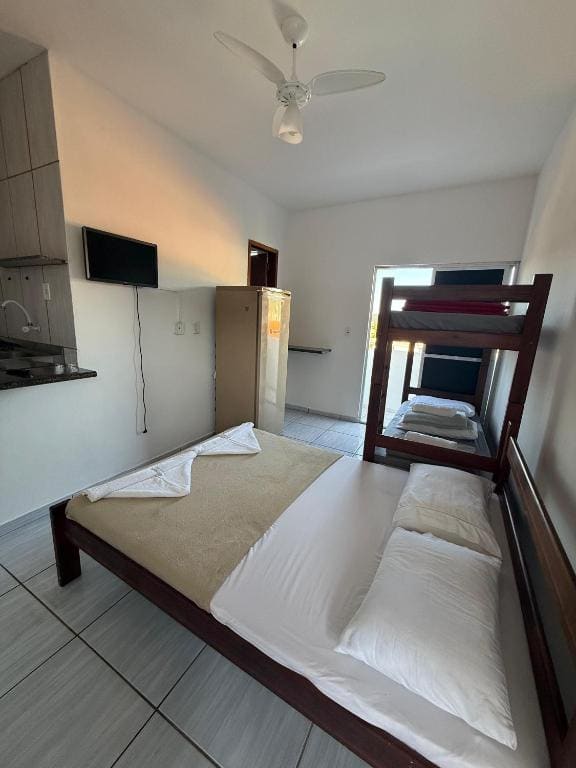 Deluxe Family Suite room - Image 3