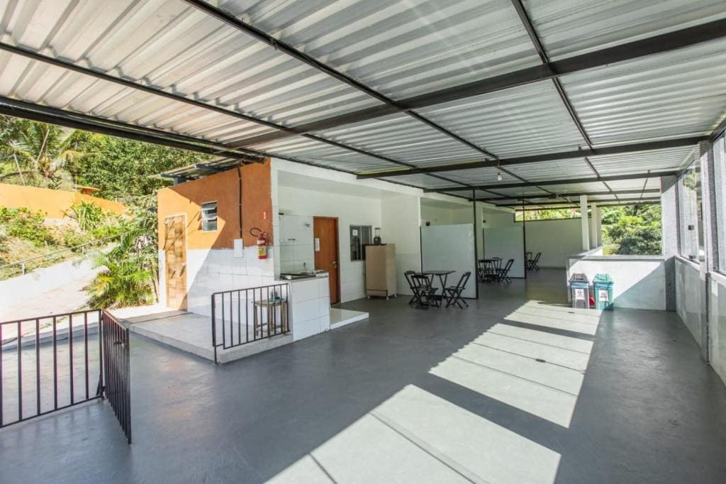 Bungalow room - Image 2