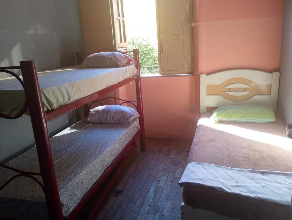 Economy Quadruple Room room - Image 3