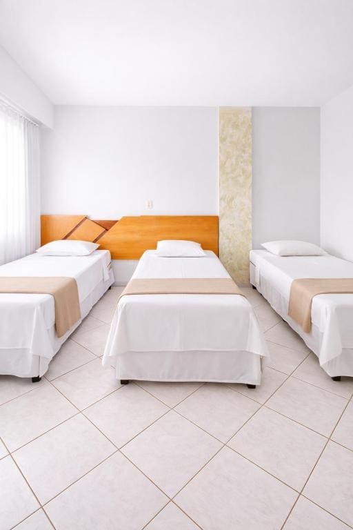 Deluxe Suite room - Image 3