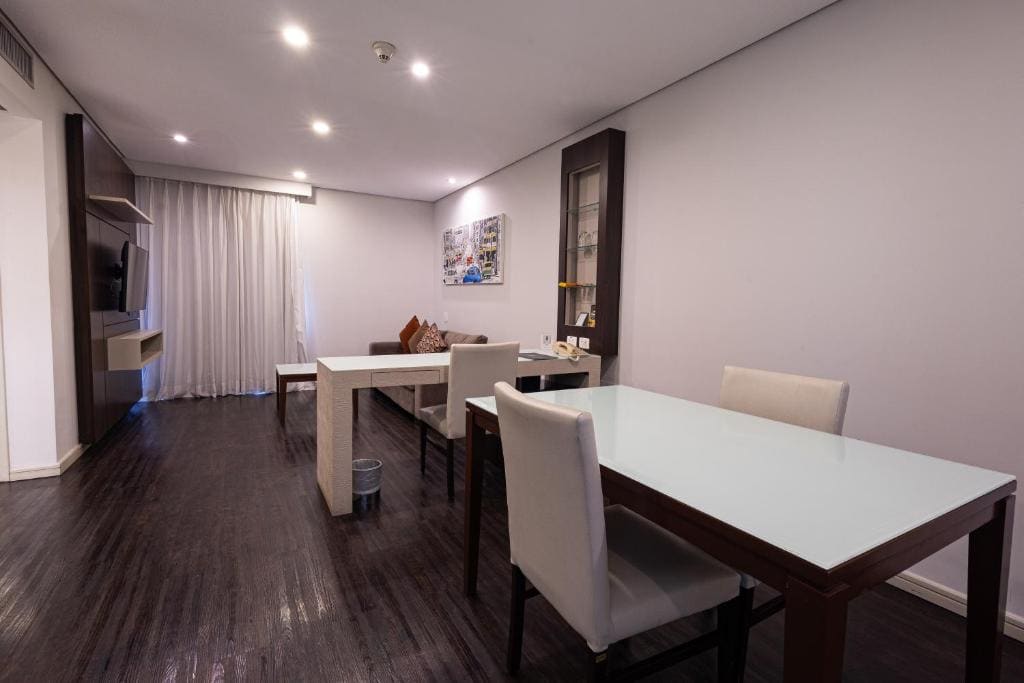 Executive Suite room - Image 3