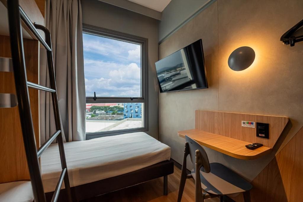 Standard Room with a Single Bed and Bunk Bed room - Image 2