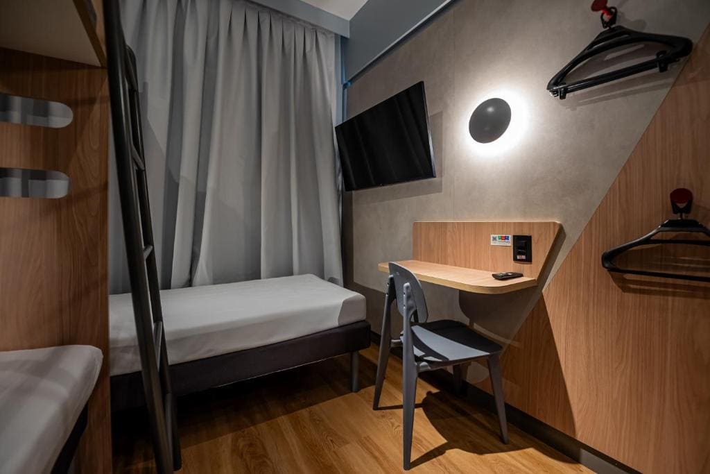 Standard Room with a Single Bed and Bunk Bed room - Image 3