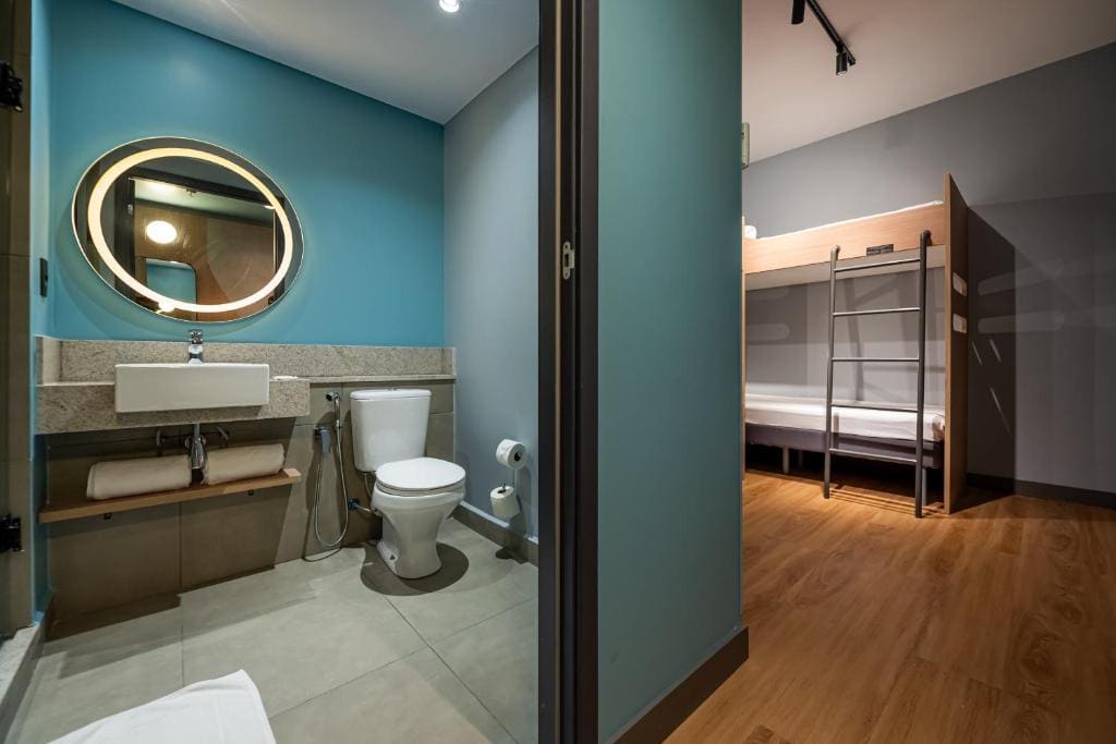 Standard Room with Two Bunk Beds room - Image 2