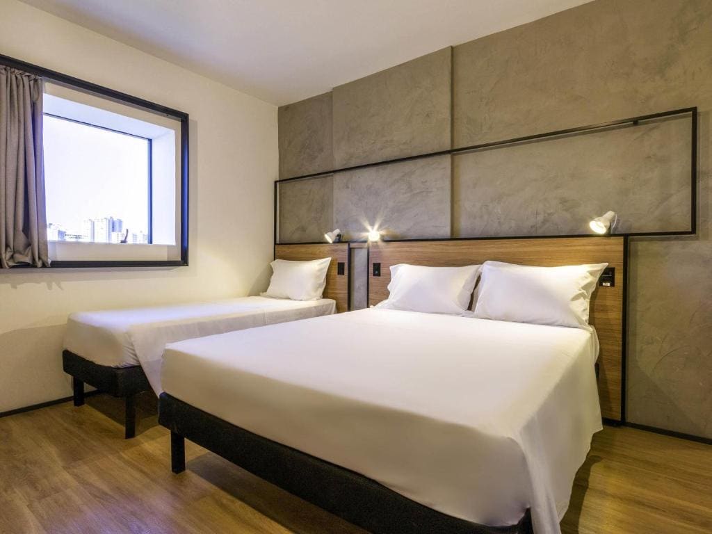 Modern Apartment with 1 Double Bed and 1 Child Bed room - Image 1