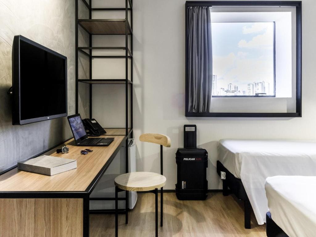 Modern Apartment with 1 Double Bed and 1 Child Bed room - Image 2