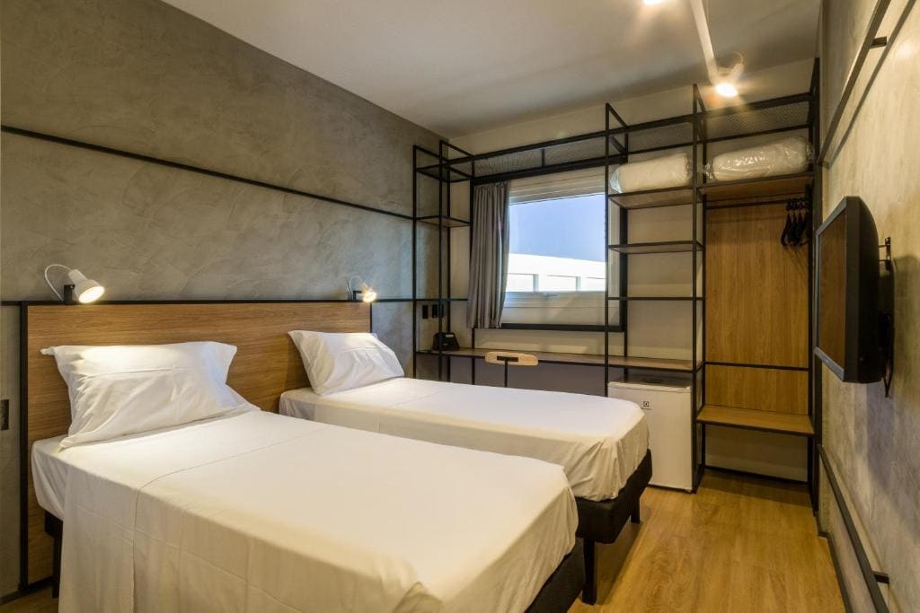 Modern Apartment with 2 Single Beds room - Image 3