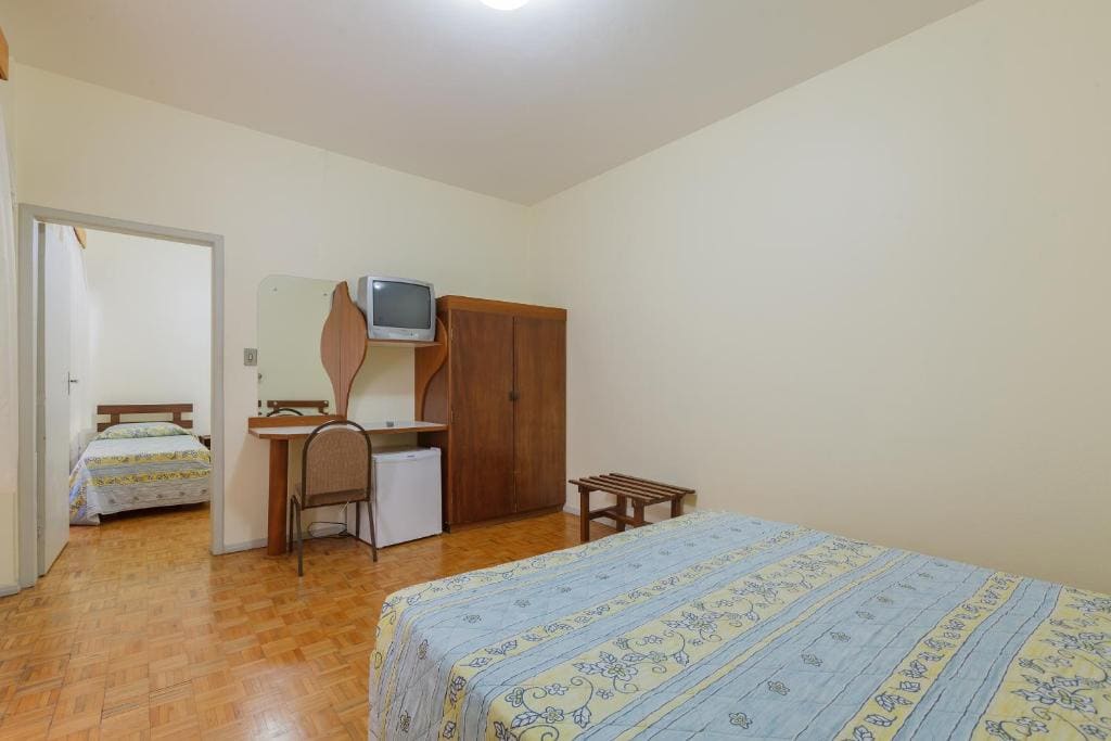 Standard Quadruple Room room - Image 1
