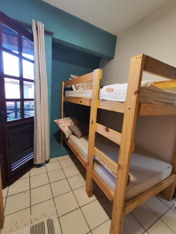 Bunk Bed in Mixed Dormitory Room room - Image 3