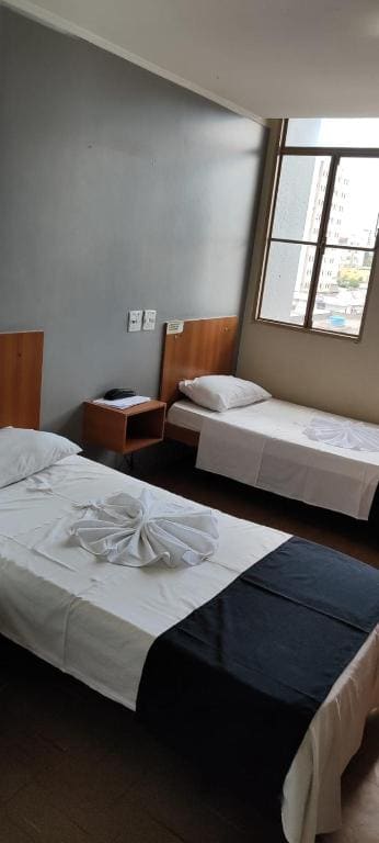 Deluxe Twin Room room - Image 2