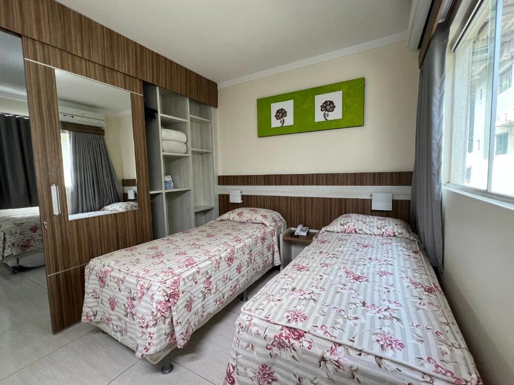 Apartment room - Image 2