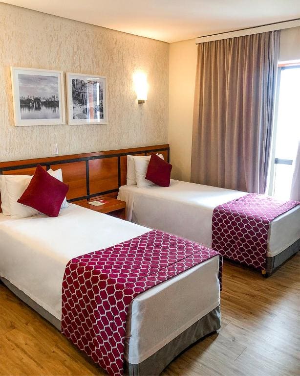 Superior Twin Room room - Image 2