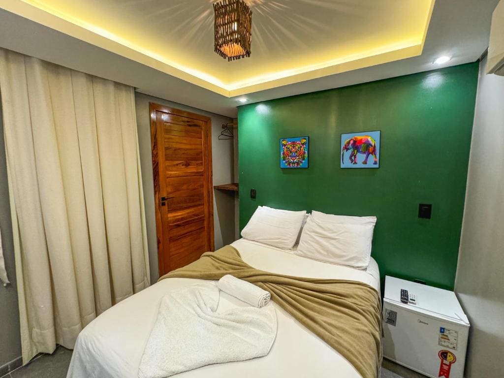 Small Double Room room - Image 3