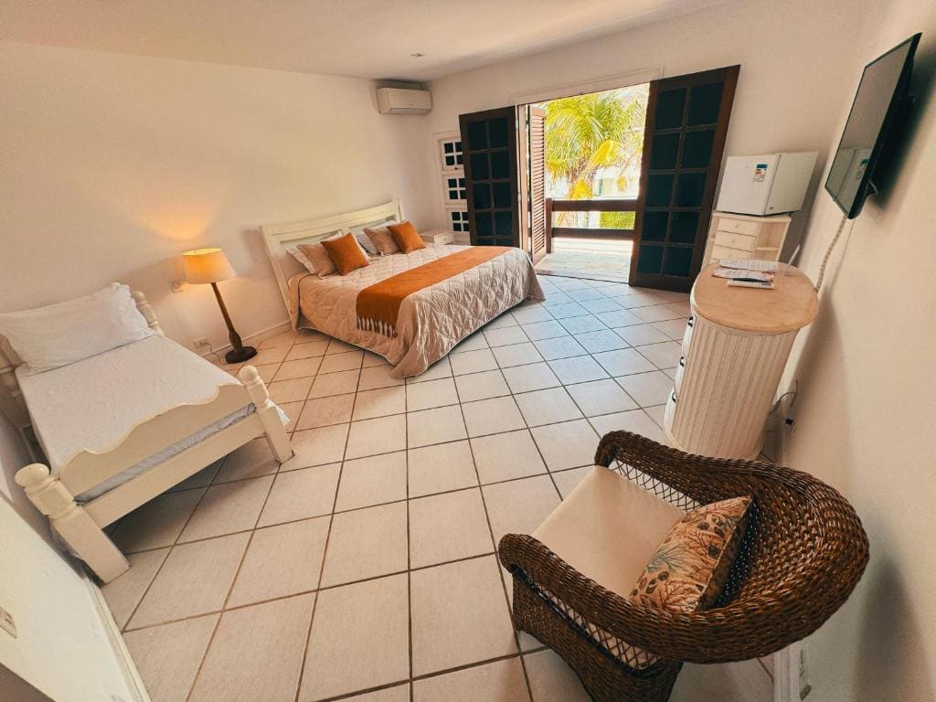 King Suite with Spa Bath room - Image 3