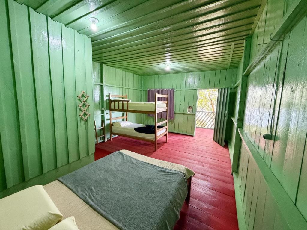 Quadruple Room room - Image 1