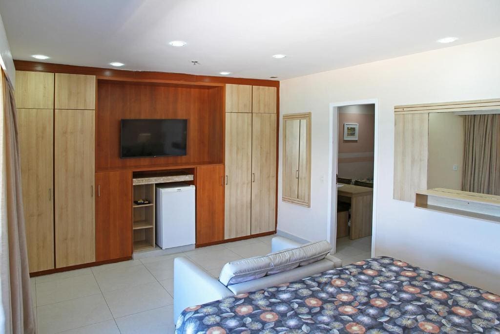 Suite with Hot Tub room - Image 3
