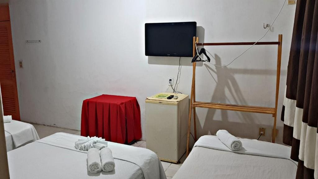 Deluxe Quadruple Room room - Image 2