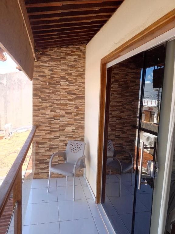 Family Room with Balcony room - Image 2