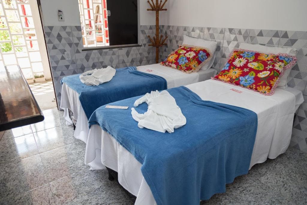 Standard Double or Twin Room room - Image 3