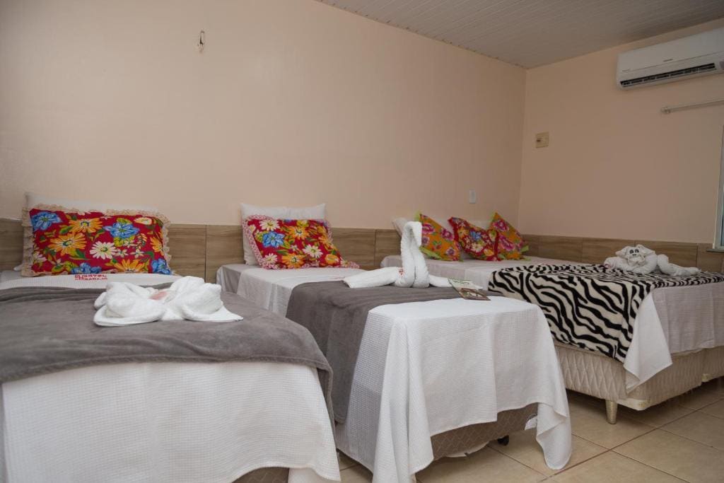 Standard Triple Room room - Image 1