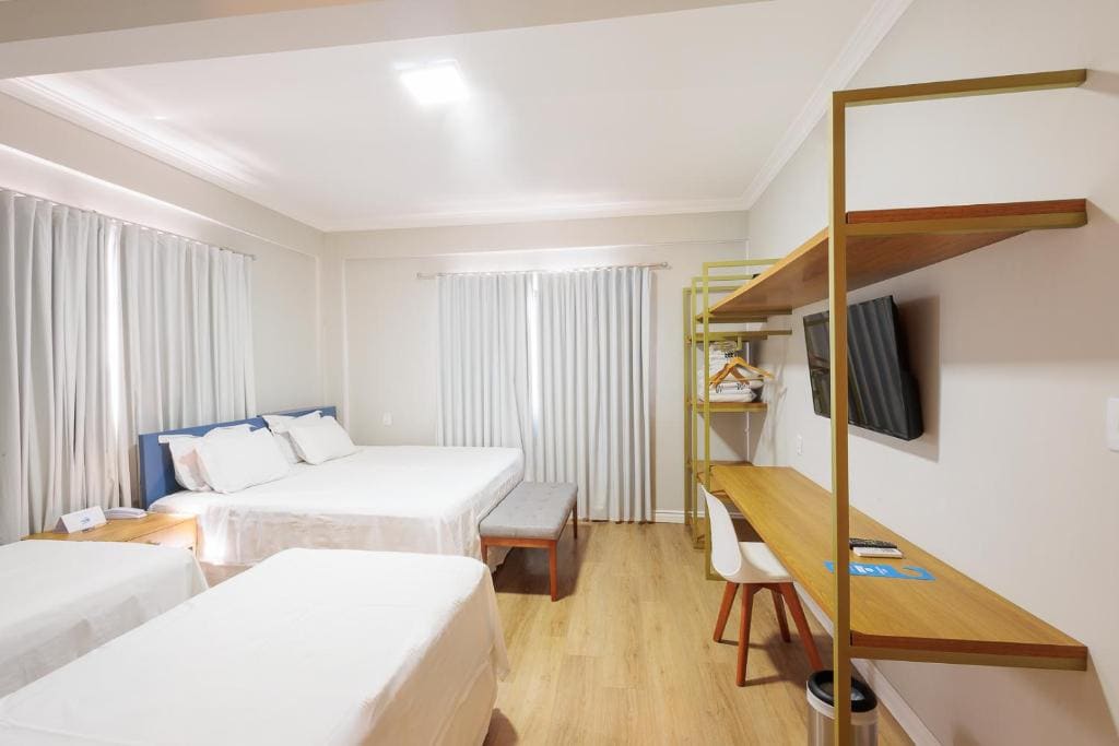 Superior Quadruple Room room - Image 2