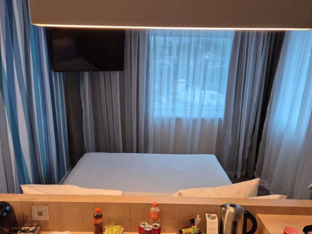 Superior Room with Double Bed and Ocean View room - Image 2