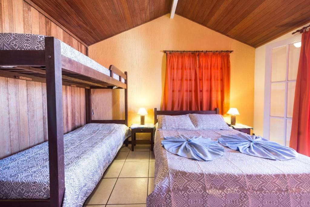 Standard Quadruple Room room - Image 2