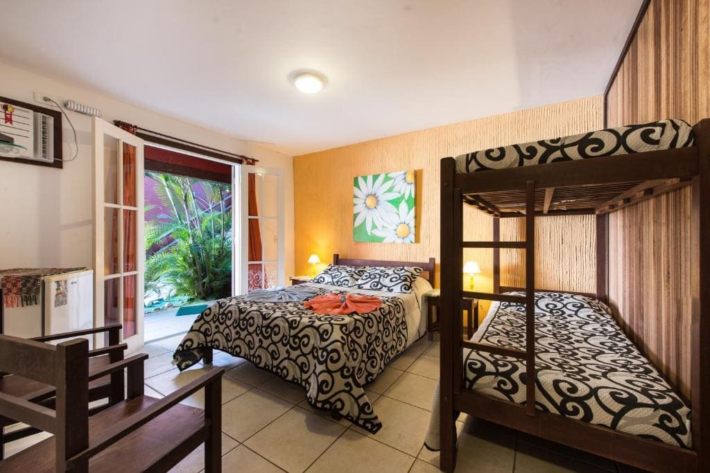 Standard Quadruple Room room - Image 1