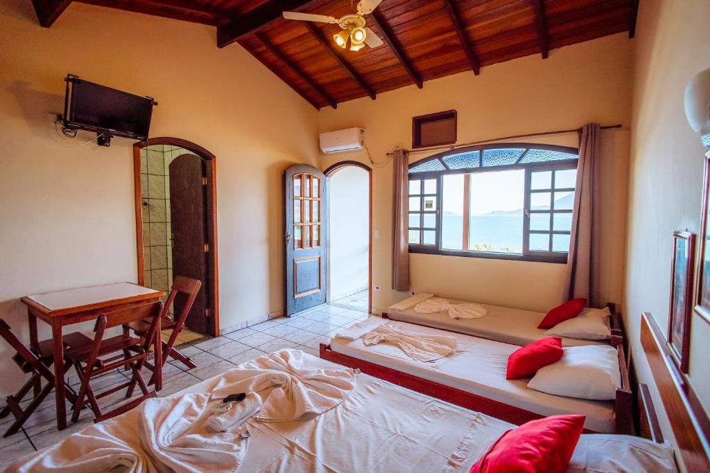 Family Room room - Image 1