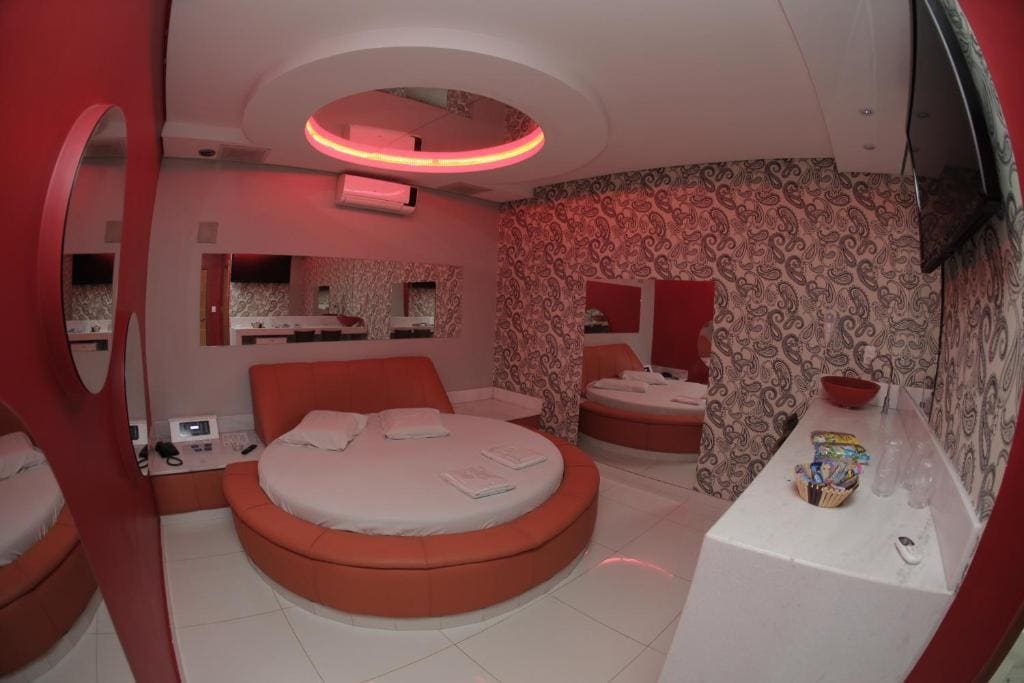 Double Room with Private Bathroom room - Image 2